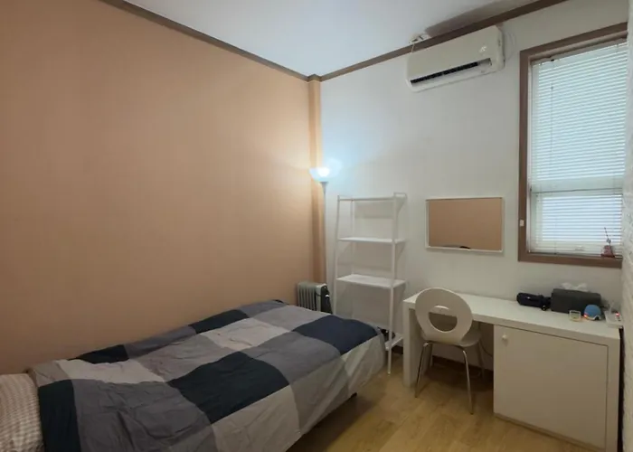 Гостевой дом Chris House Сеул