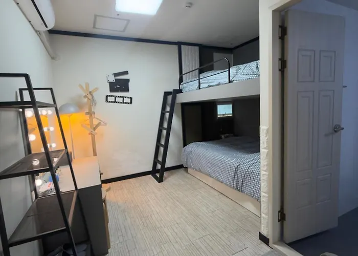 Chris House Гостевой дом 3*